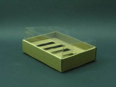 Szare pudełko wykrojnikowe z przeźroczystym wieczkiem pudelko z wykrojnika 48